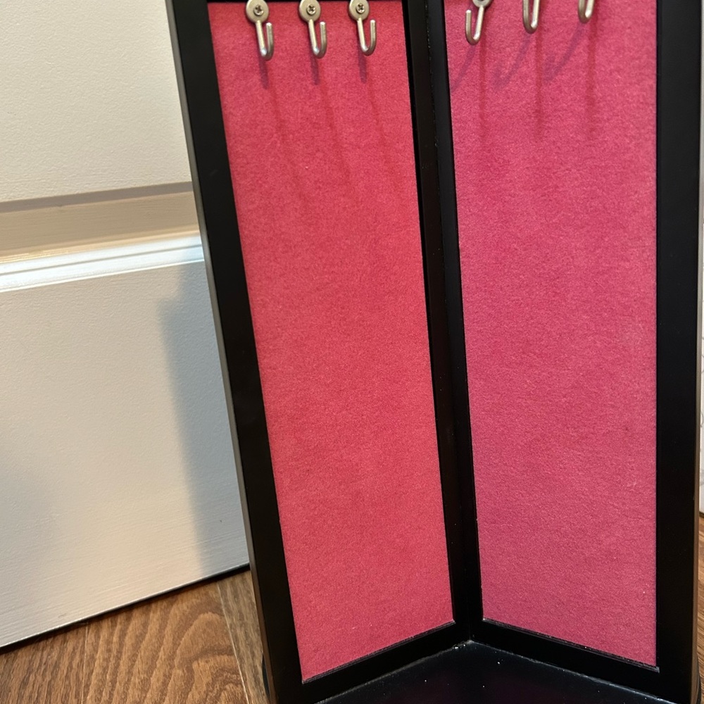 Black & Magenta Jewelry organizer three compartments Used like GOOD✨ - Picture 6 of 6